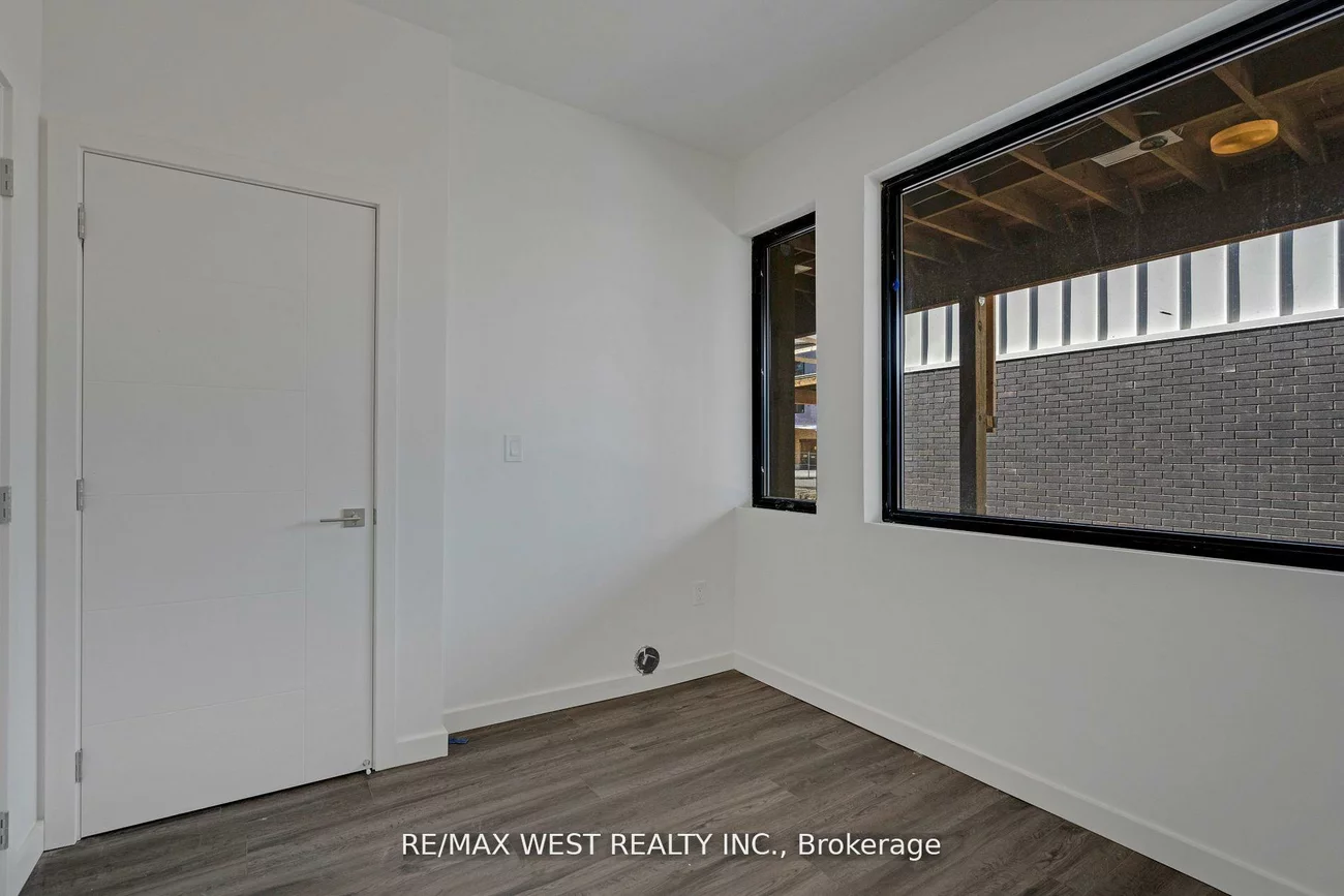 10, Rainwater, Holly, Barrie