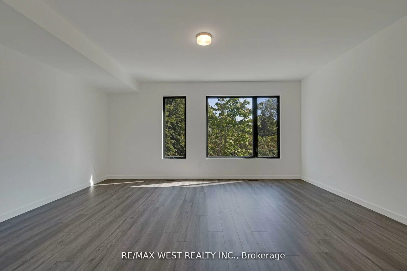 10, Rainwater, Holly, Barrie