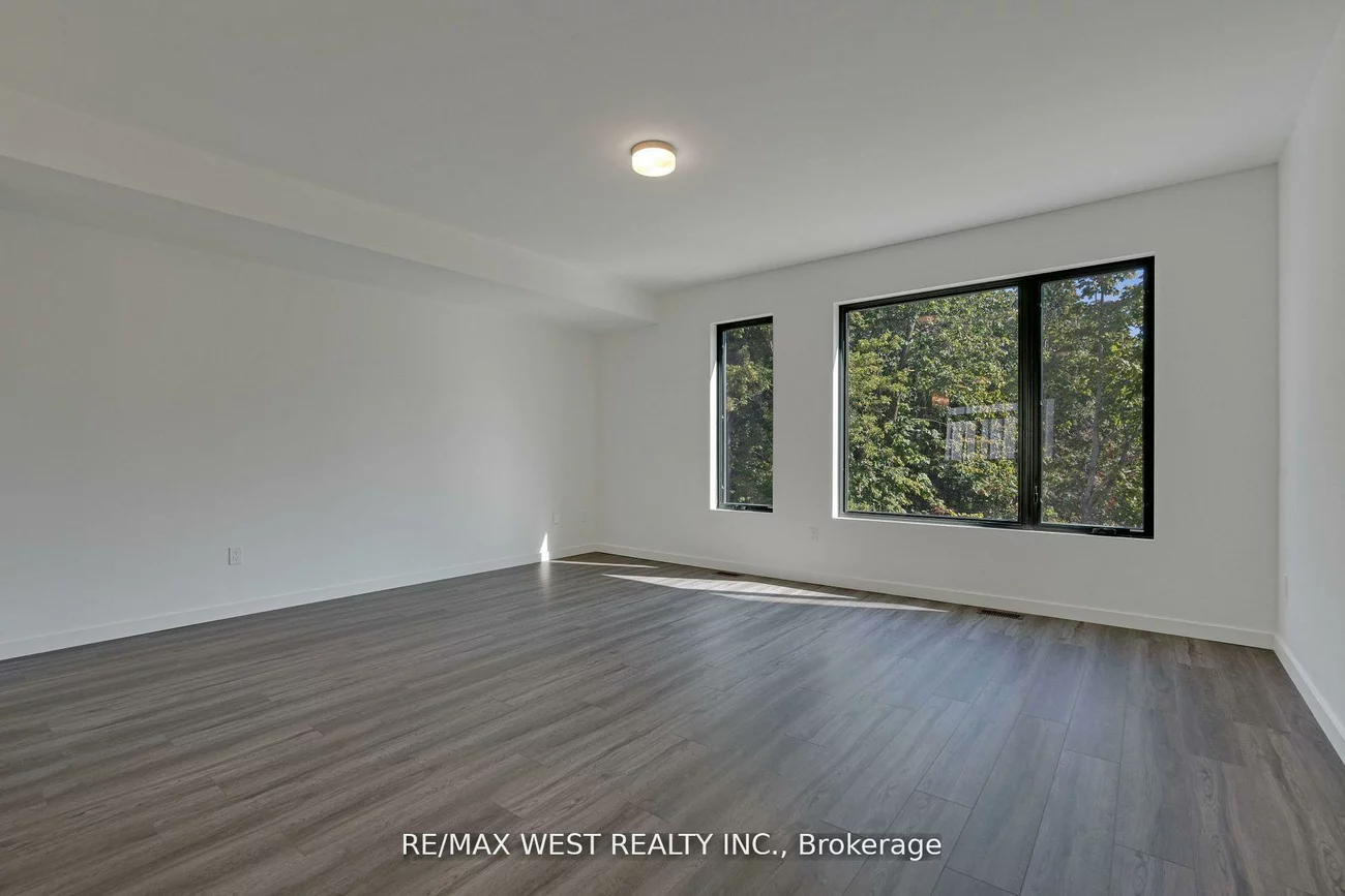 10, Rainwater, Holly, Barrie