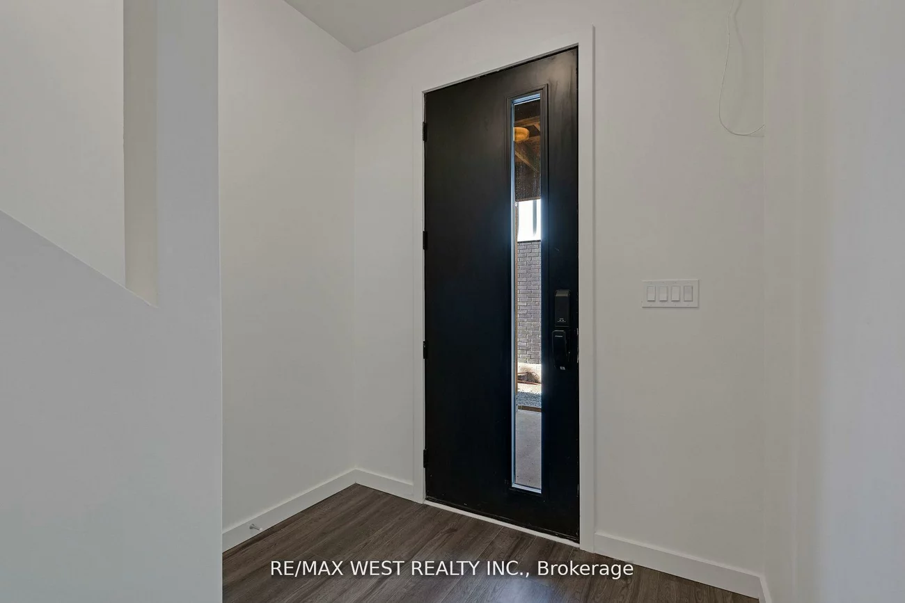 10, Rainwater, Holly, Barrie