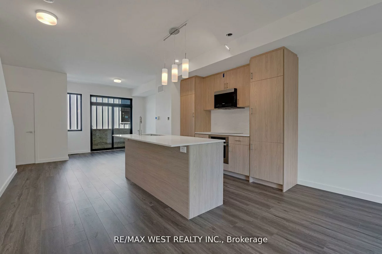 10, Rainwater, Holly, Barrie