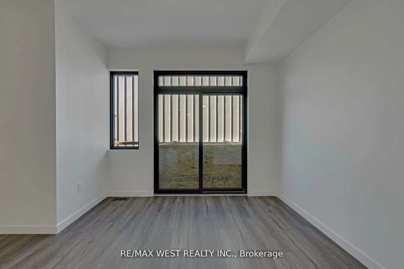 10, Rainwater, Holly, Barrie