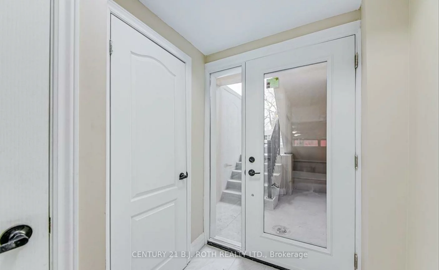 82, Peel, Wellington, Barrie