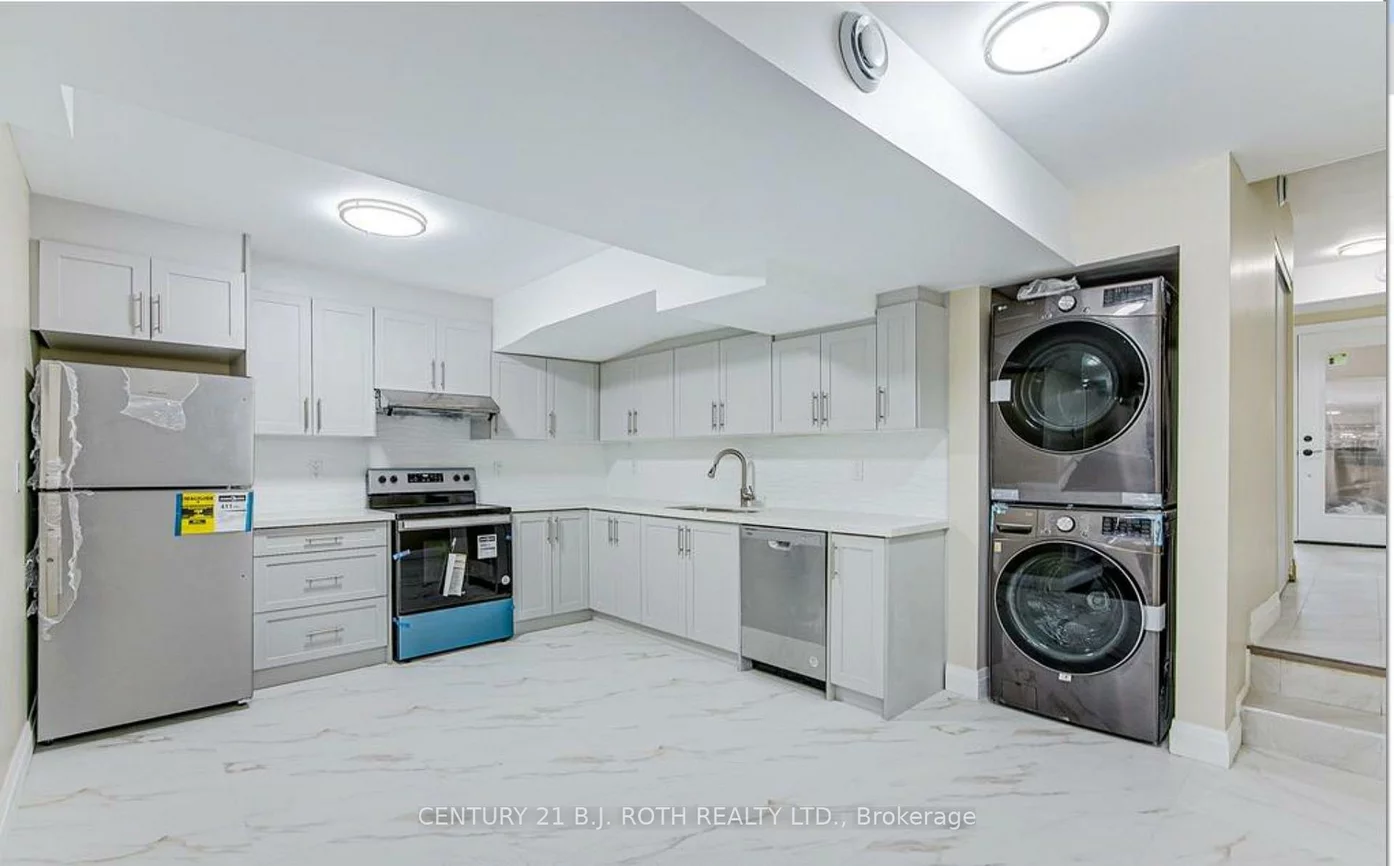 82, Peel, Wellington, Barrie