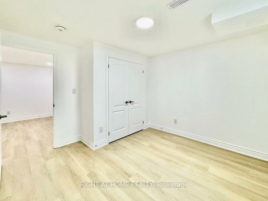 12, Unicorn, Innis-Shore, Barrie