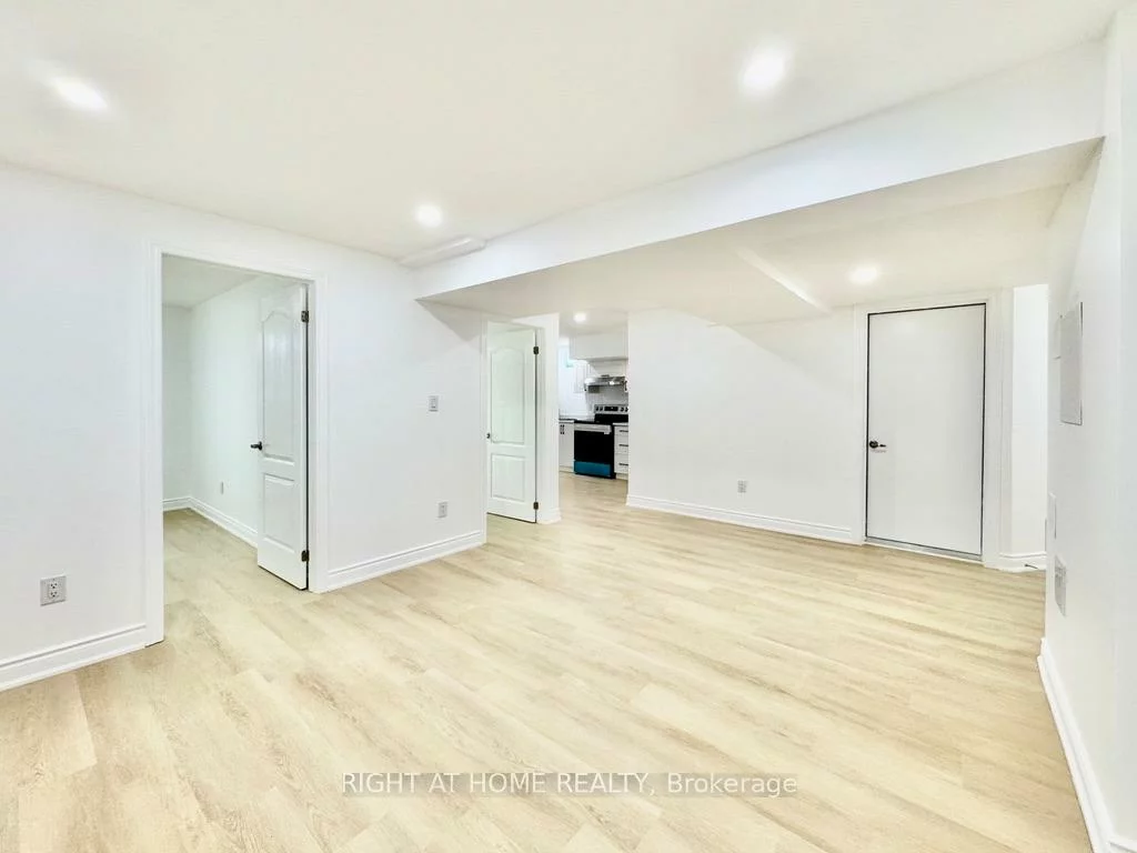 12, Unicorn, Innis-Shore, Barrie