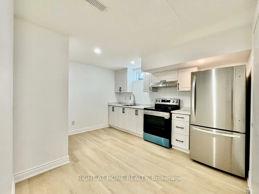 12, Unicorn, Innis-Shore, Barrie