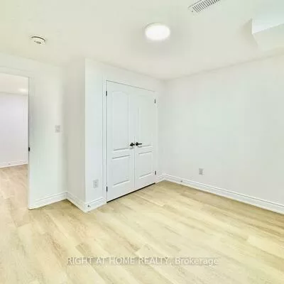 12, Unicorn, Innis-Shore, Barrie