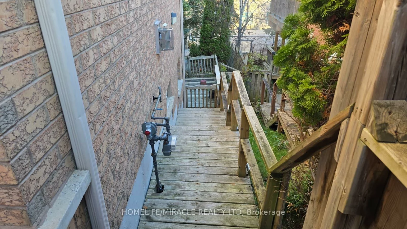 12, Gore, Ardagh, Barrie