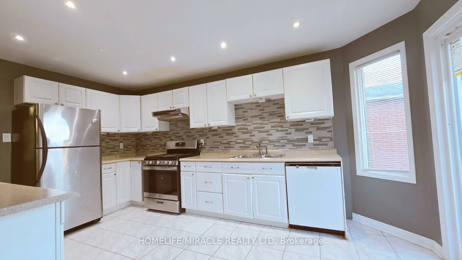 12, Gore, Ardagh, Barrie