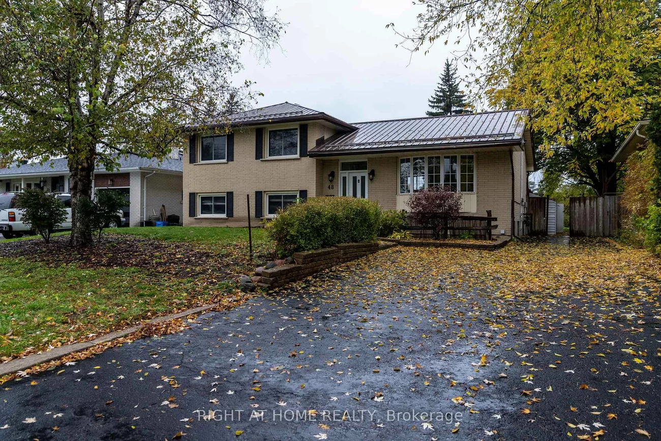 48, Ottaway, Wellington, Barrie