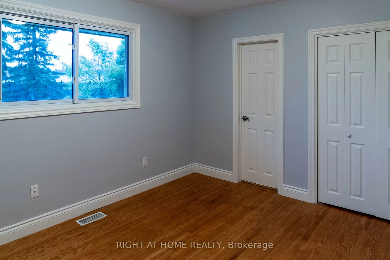 48, Ottaway, Wellington, Barrie