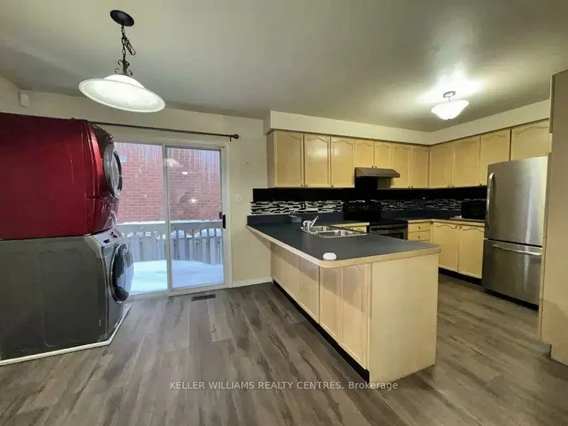 51, Mcdougall, West Bayfield, Barrie