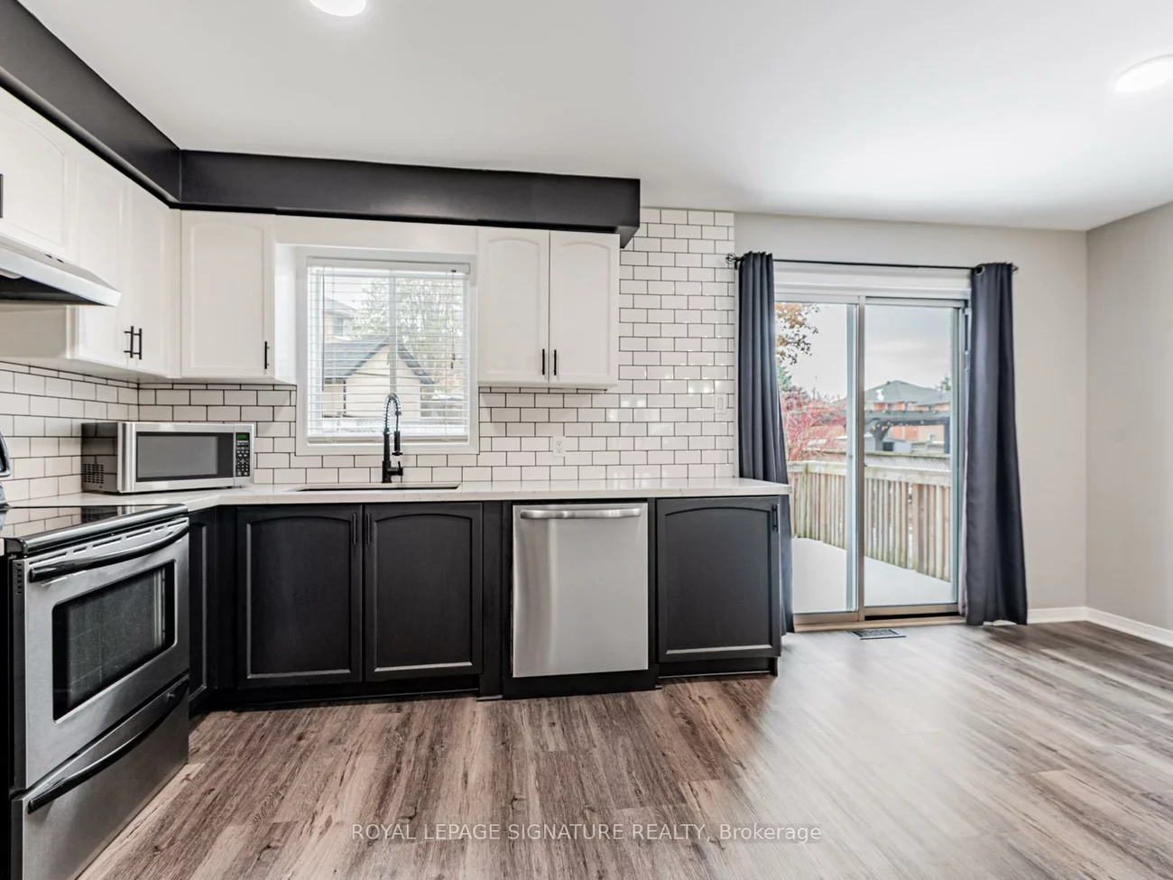 10, Laidlaw, West Bayfield, Barrie