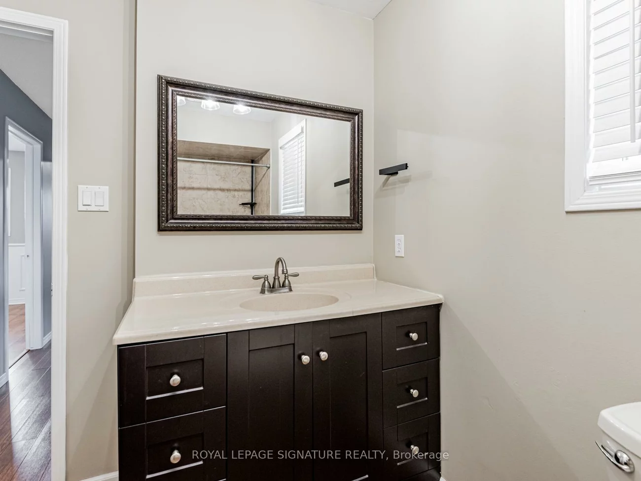 10, Laidlaw, West Bayfield, Barrie