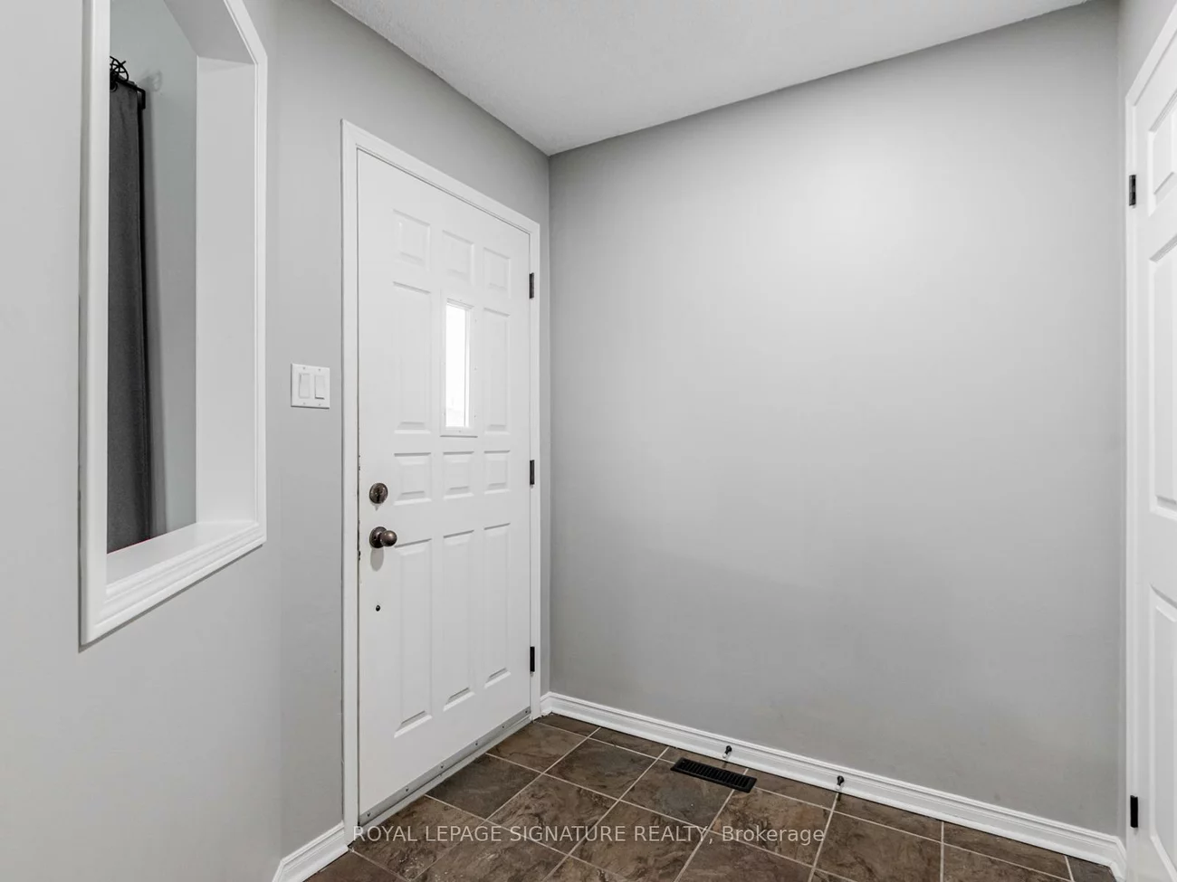 10, Laidlaw, West Bayfield, Barrie