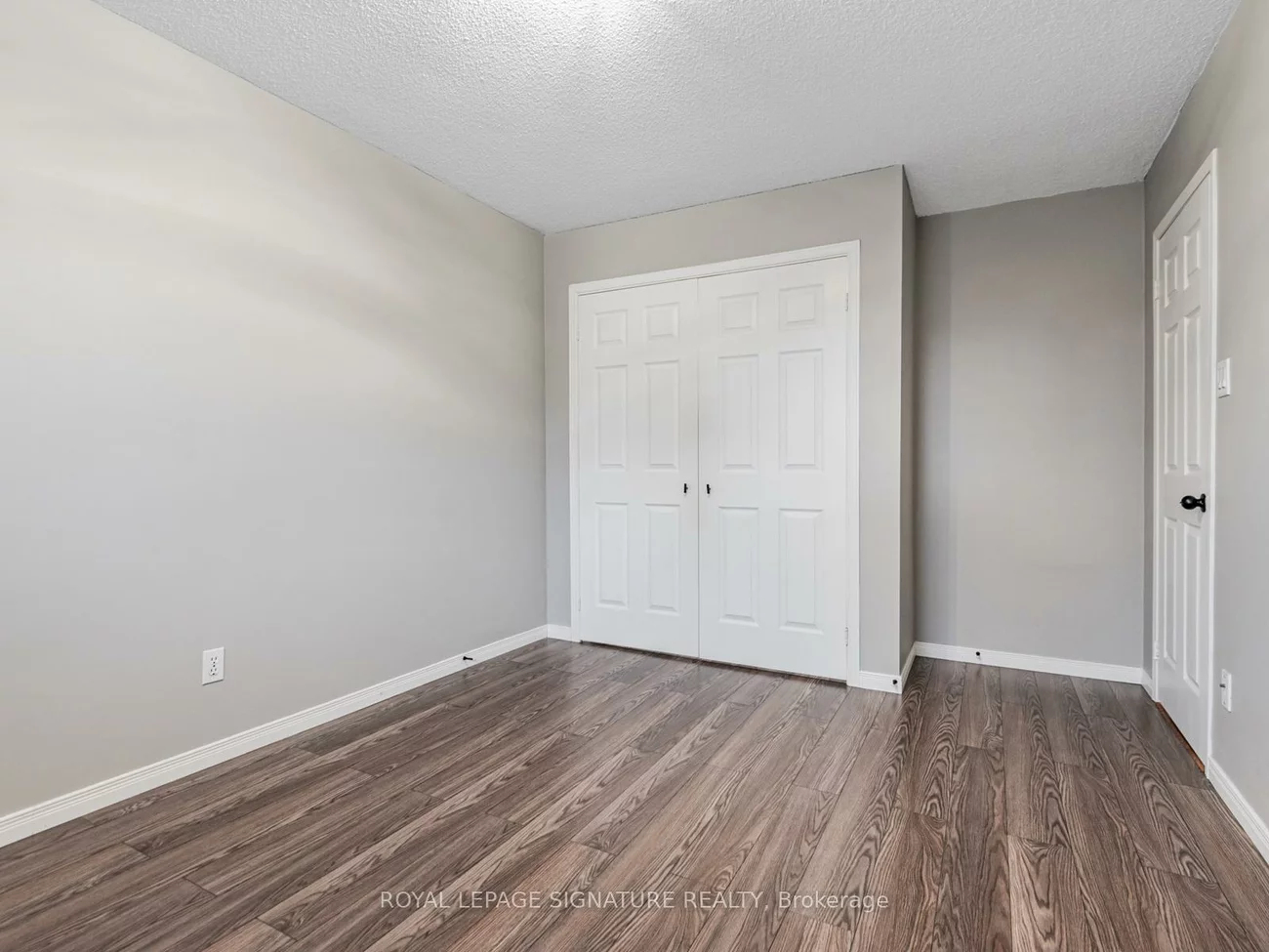 10, Laidlaw, West Bayfield, Barrie