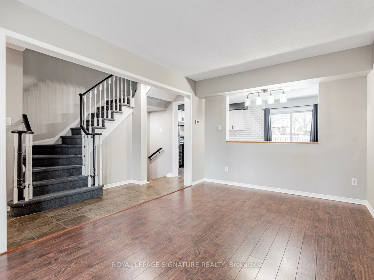 10, Laidlaw, West Bayfield, Barrie