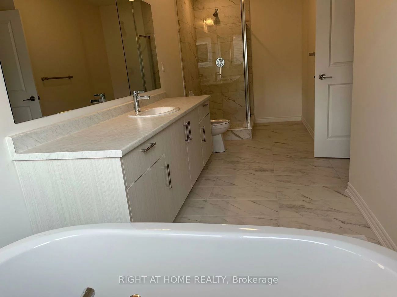 13, Gemini, Painswick South, Barrie