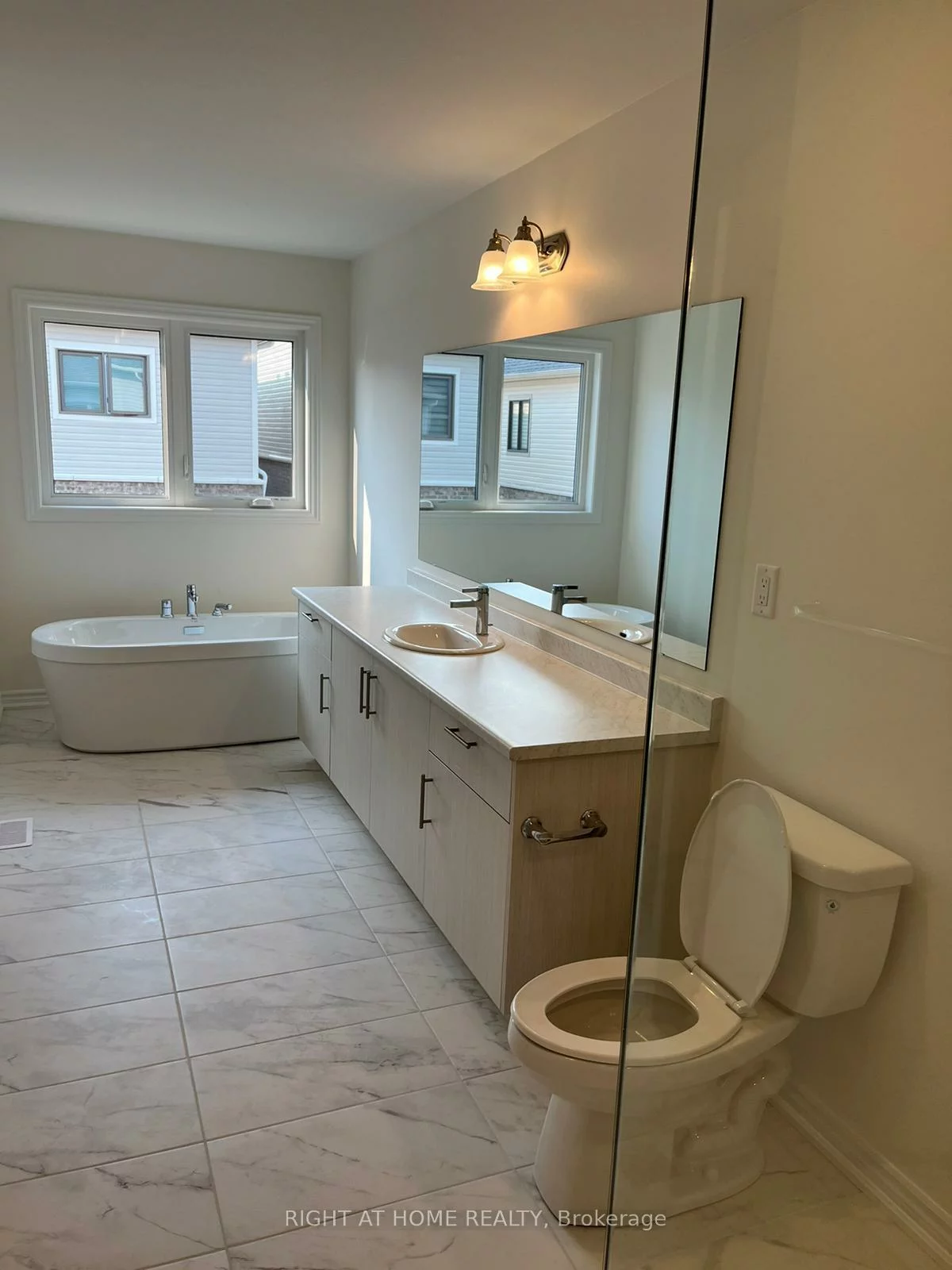 13, Gemini, Painswick South, Barrie