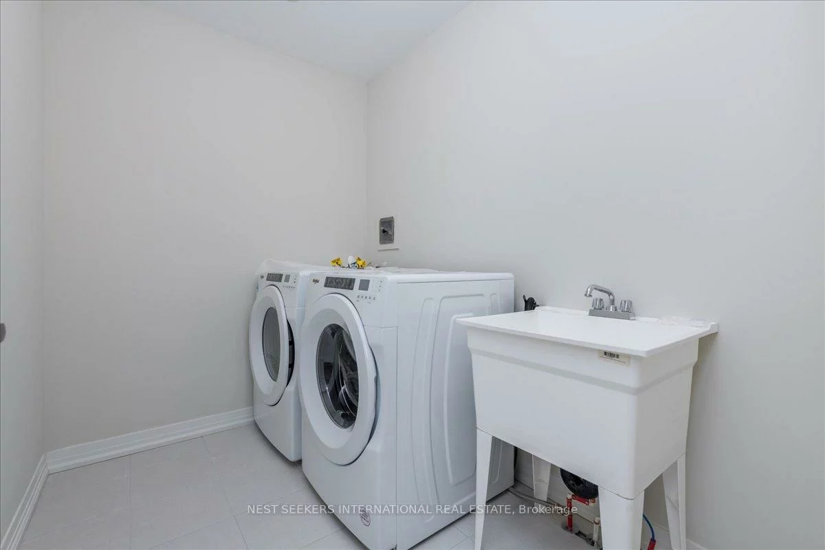 120, Turnberry, Painswick South, Barrie