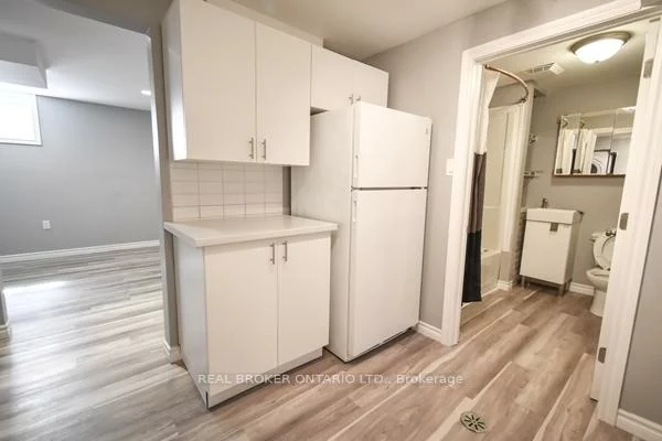 65, Ottaway, Wellington, Barrie