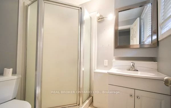 65, Ottaway, Wellington, Barrie