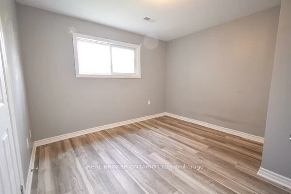 65, Ottaway, Wellington, Barrie