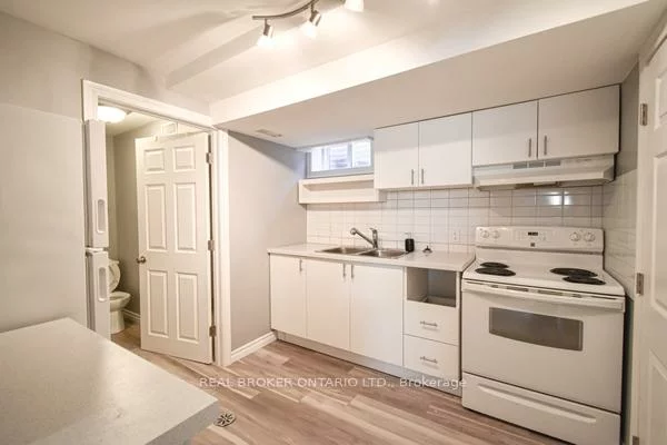 65, Ottaway, Wellington, Barrie