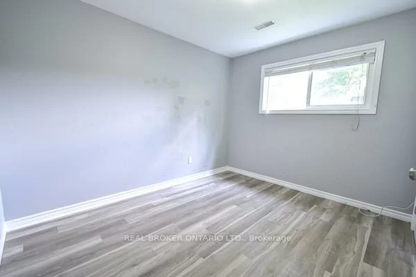 65, Ottaway, Wellington, Barrie