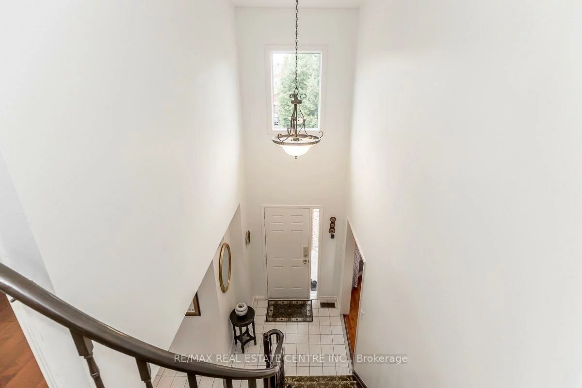 39, Mcmillan, Painswick North, Barrie