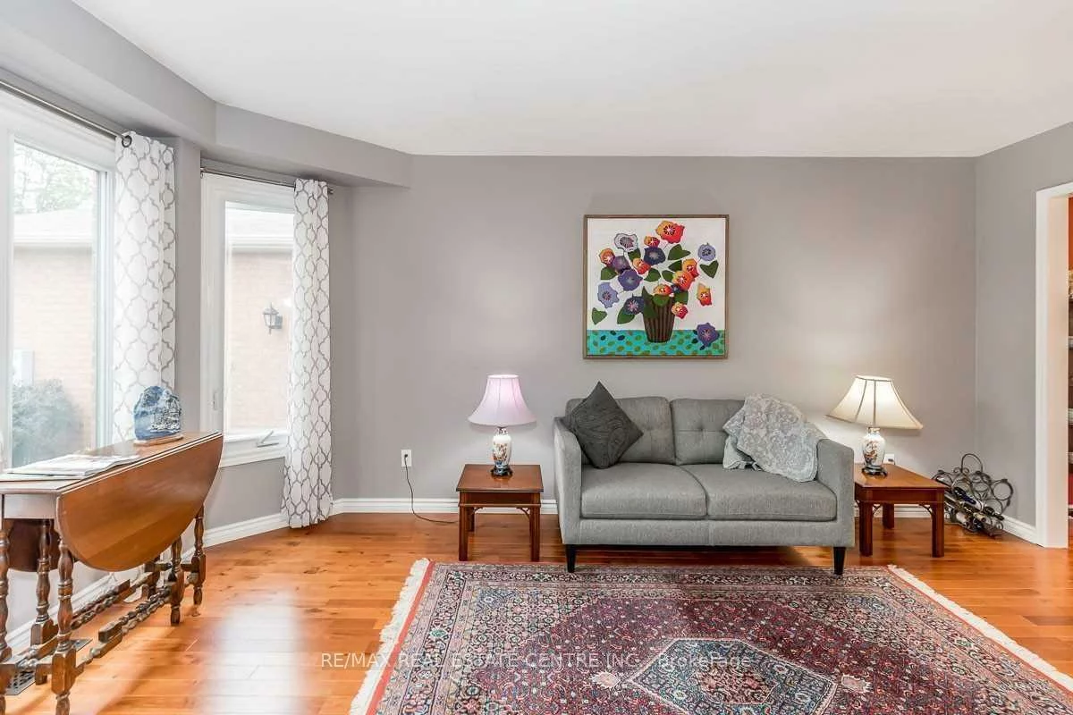 39, Mcmillan, Painswick North, Barrie