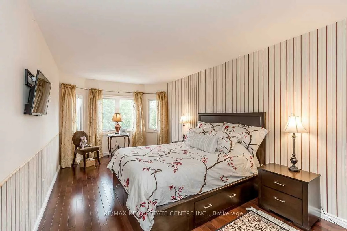 39, Mcmillan, Painswick North, Barrie