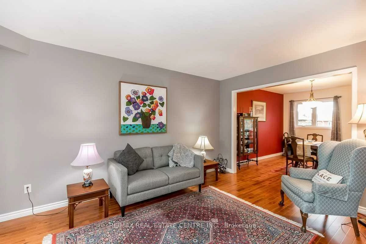 39, Mcmillan, Painswick North, Barrie