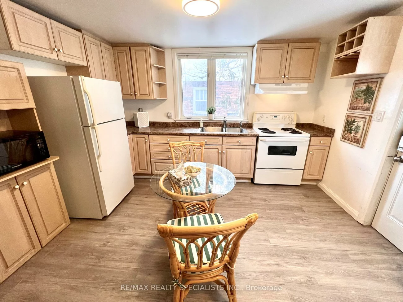 32, Penetang, Codrington, Barrie