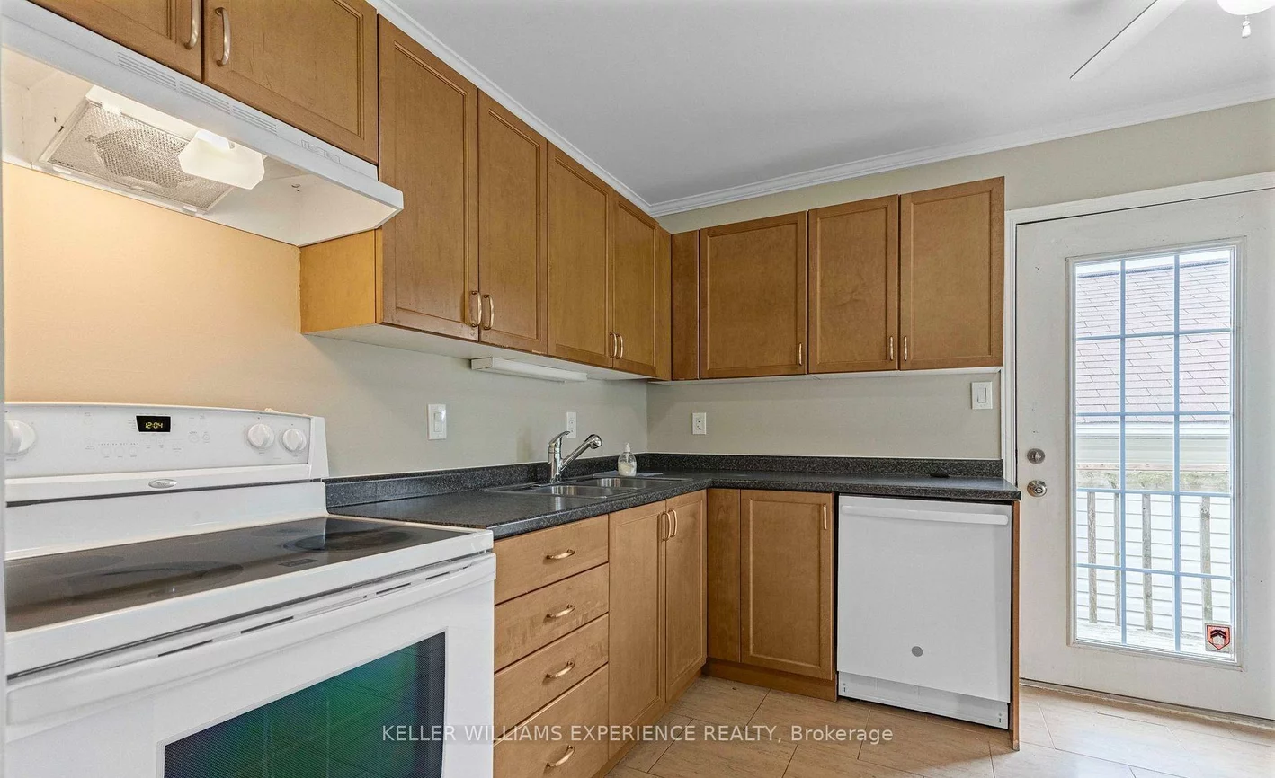 16, Herrell, Painswick North, Barrie