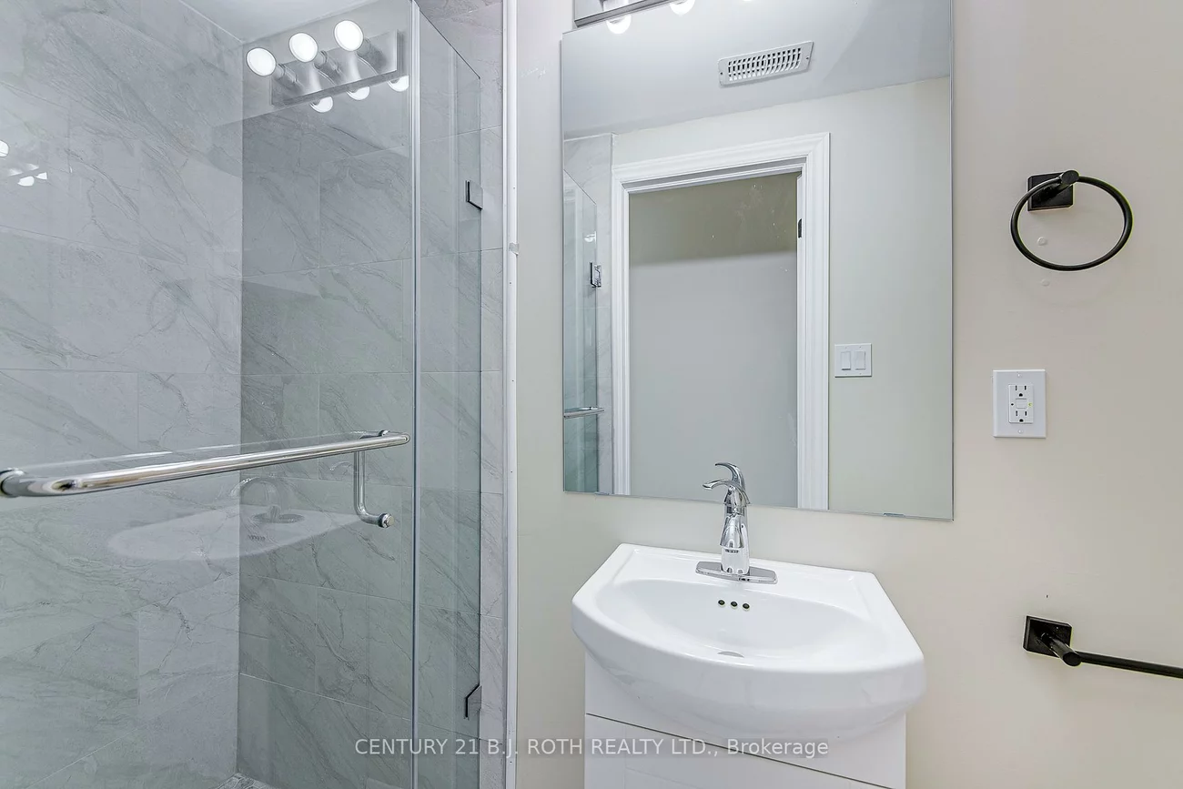 82, Peel, Wellington, Barrie