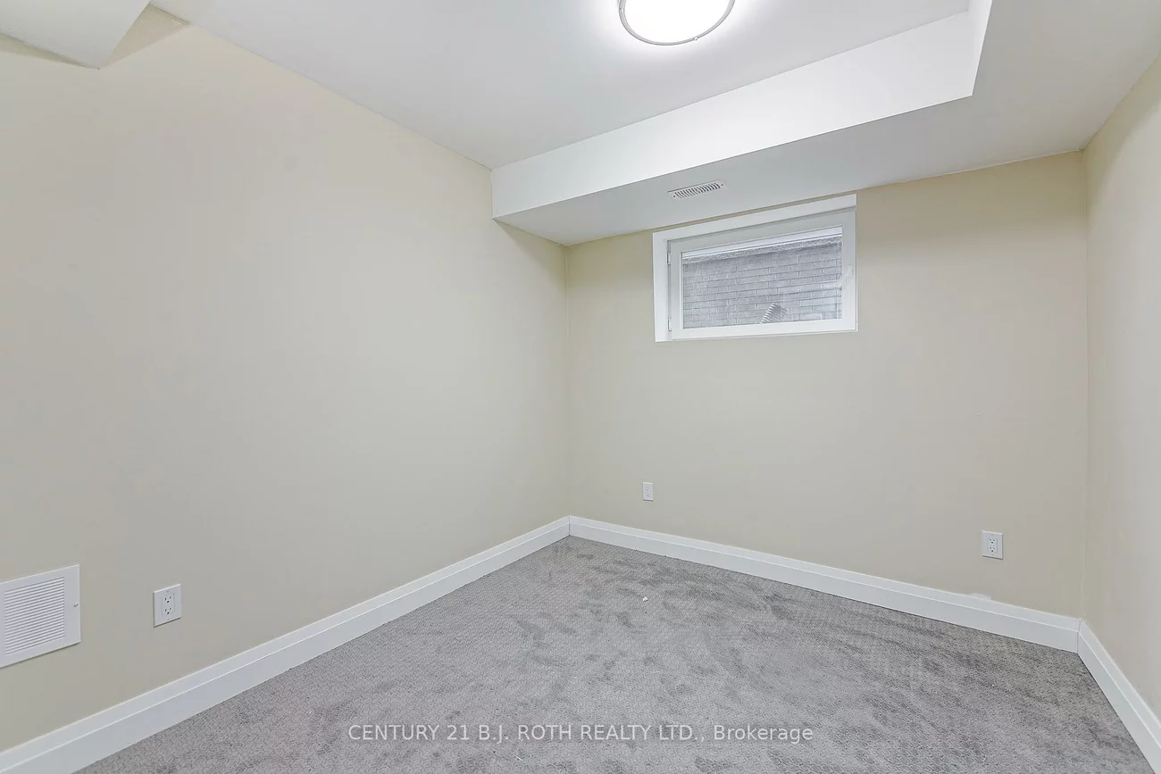 82, Peel, Wellington, Barrie