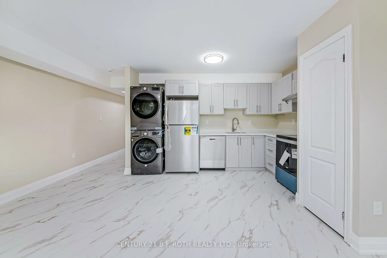 82, Peel, Wellington, Barrie