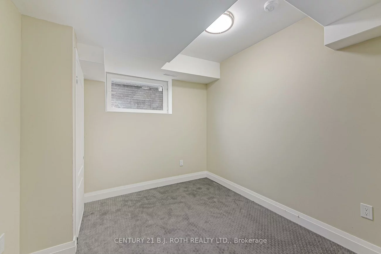 82, Peel, Wellington, Barrie