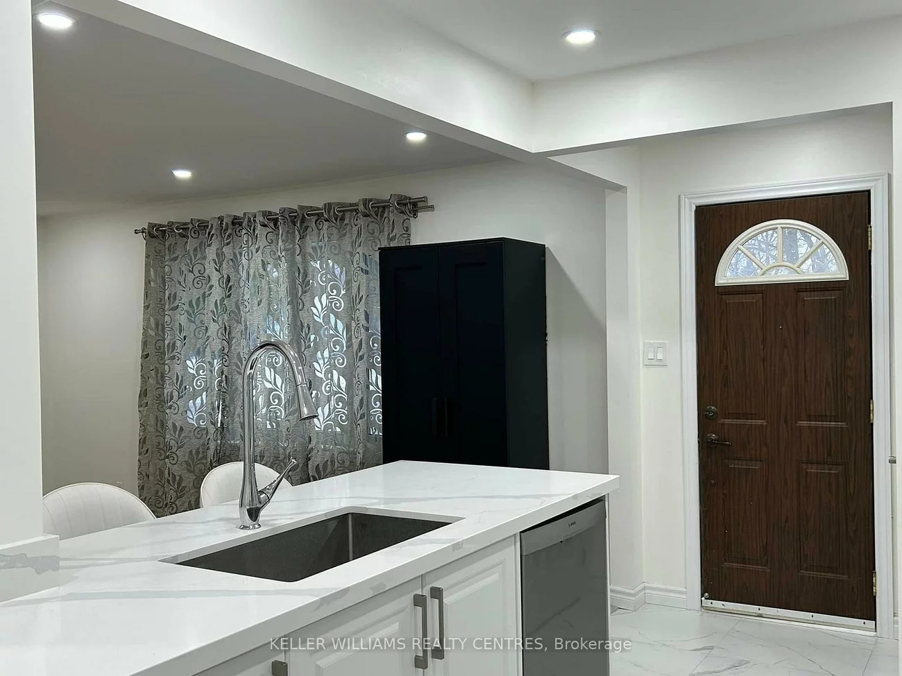 104, Gunn, Wellington, Barrie