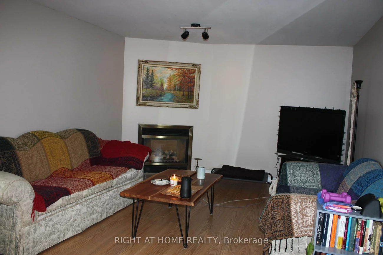 46, Lougheed, Holly, Barrie