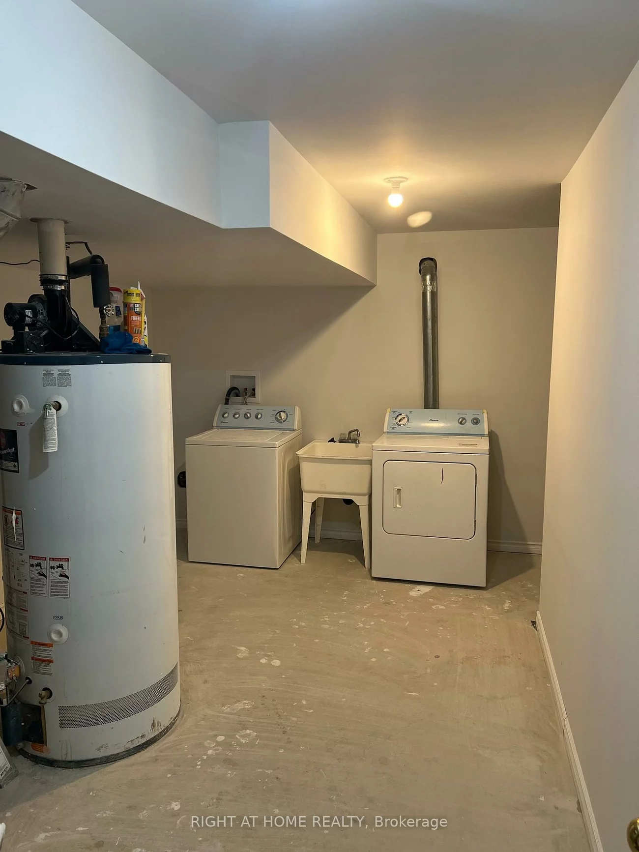 46, Lougheed, Holly, Barrie