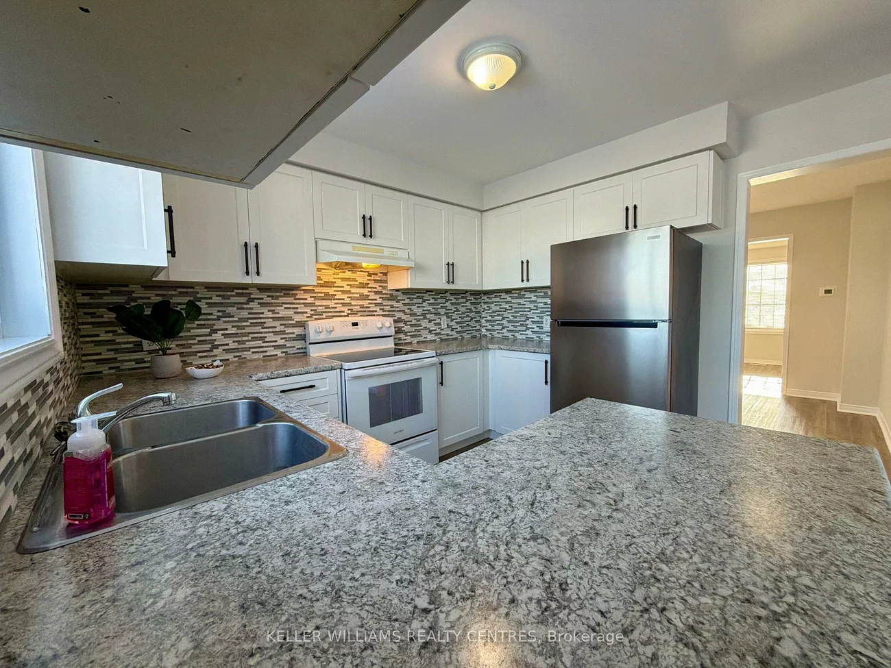 302, Livingstone, Northwest, Barrie