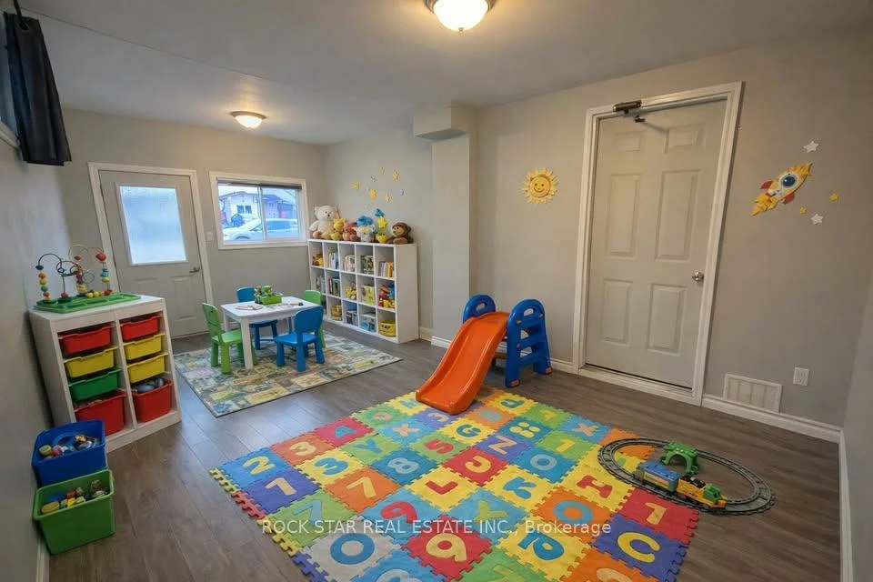 62, Corbett, Grove East, Barrie