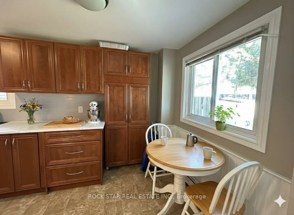 62, Corbett, Grove East, Barrie