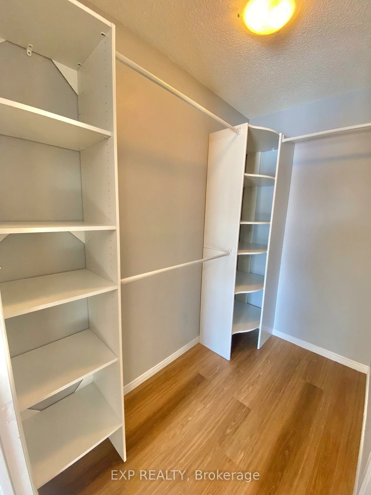 55, Athabaska, Holly, Barrie