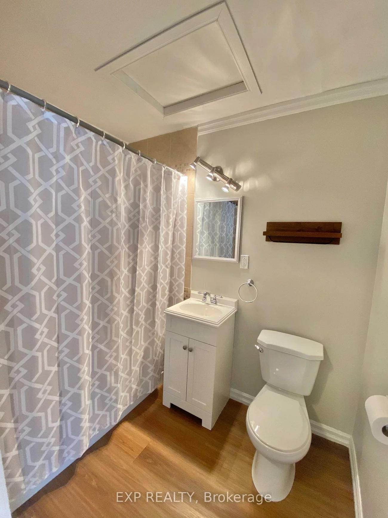 55, Athabaska, Holly, Barrie