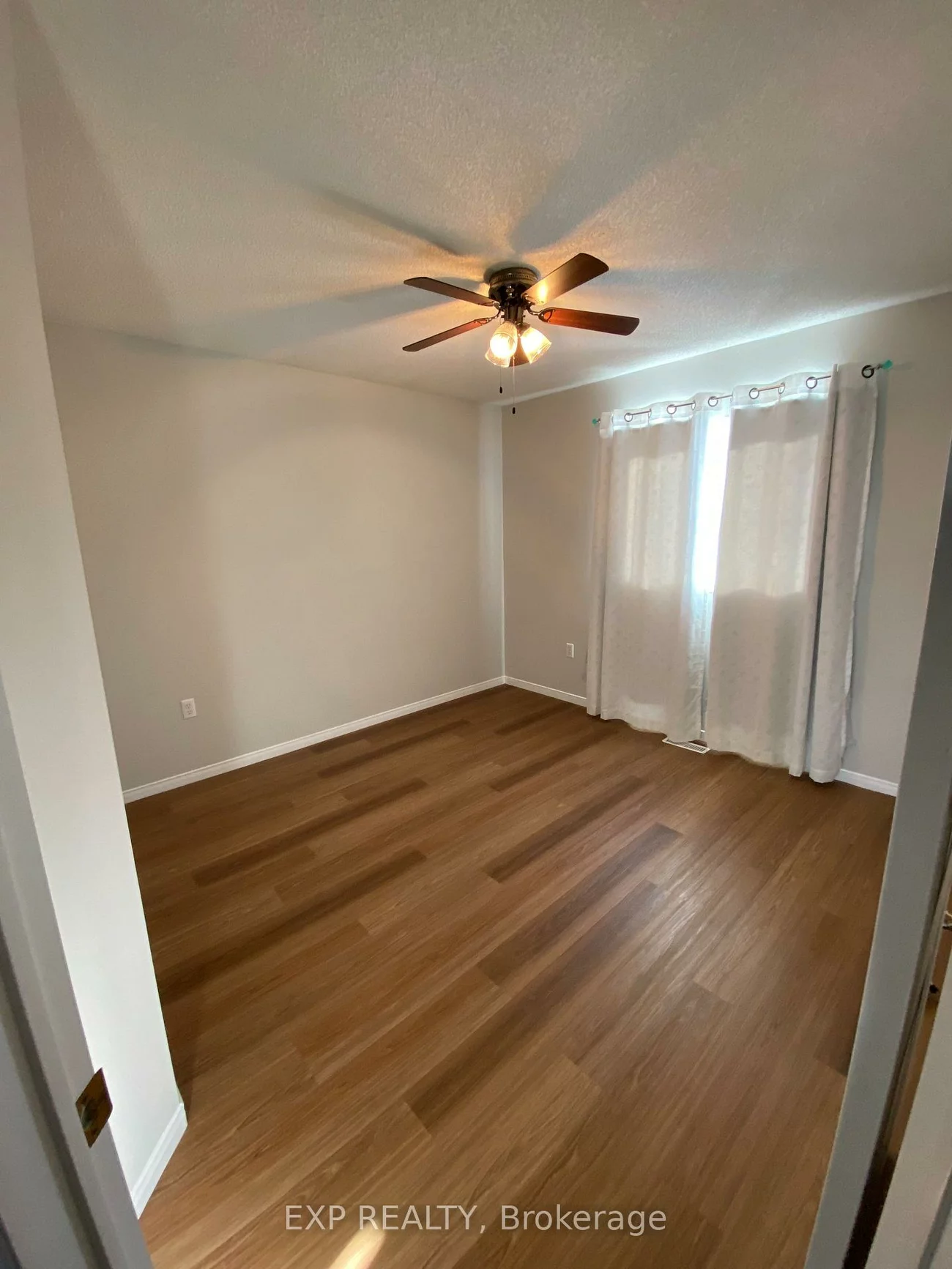 55, Athabaska, Holly, Barrie