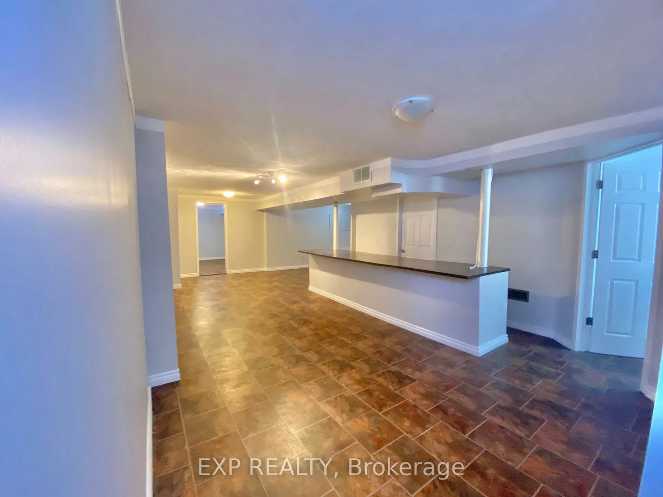 55, Athabaska, Holly, Barrie